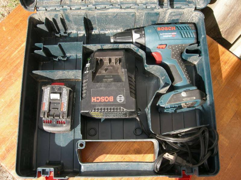 lot 25 image: Bosch 18v Cordless Drill