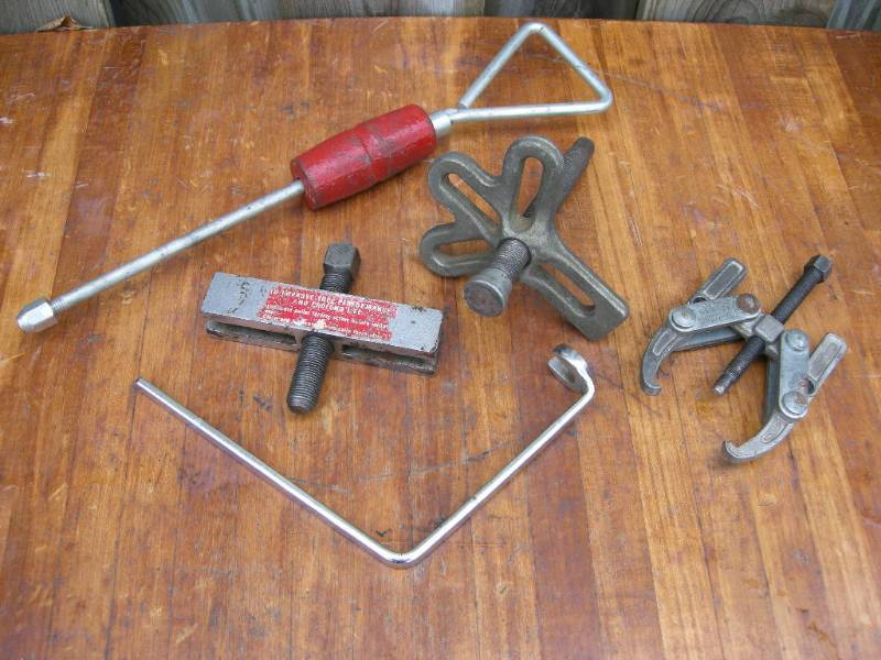 lot 35 image: Automotive Tools, Pullers