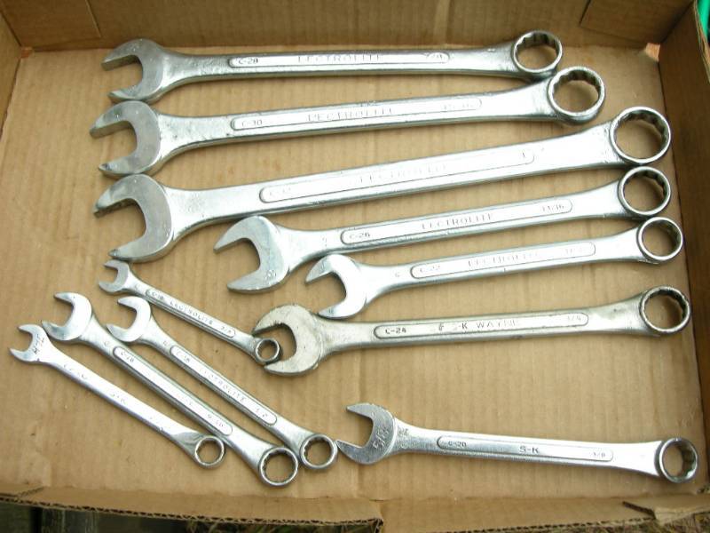 lot 40 image: SK and Lectrolite Combination Wrench Set