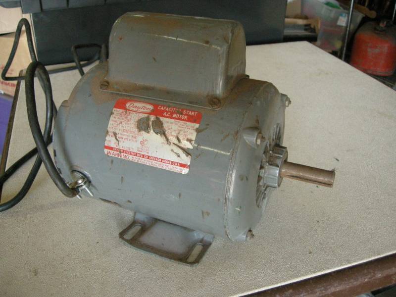 lot 139 image: Dayton 1hp Electric Motor