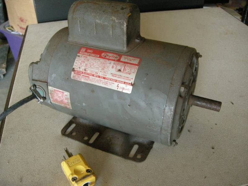 lot 138 image: Dayton 1-12hp Electric Motor