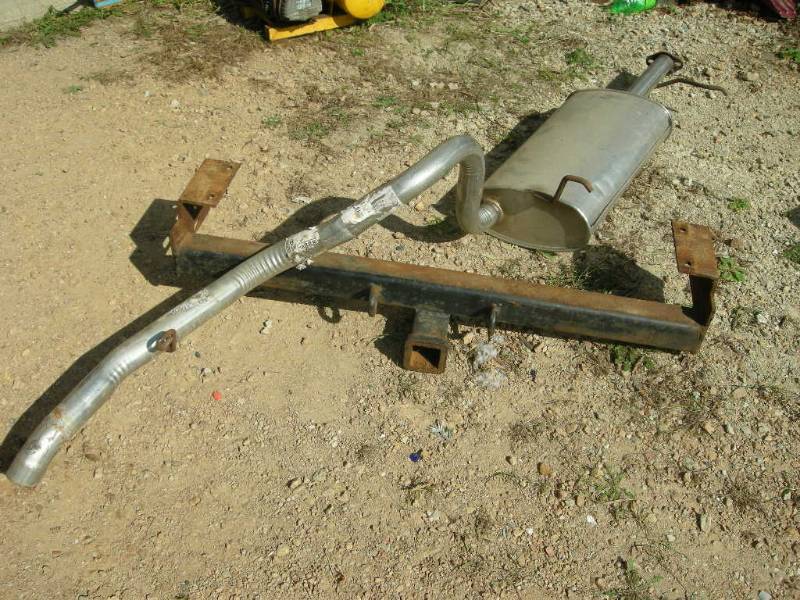 lot 146 image: 2003 Chevy Traverse Hitch Receiver and Muffler