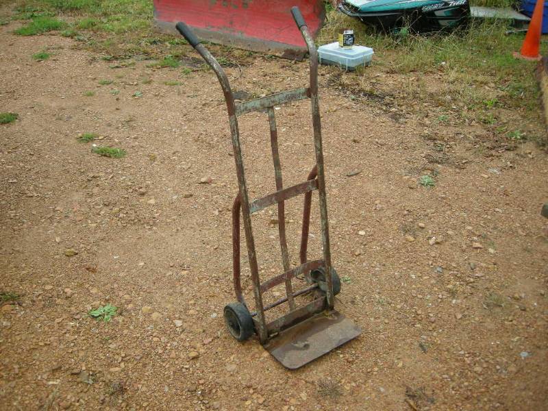 lot 152 image: 2 Wheel Dollie