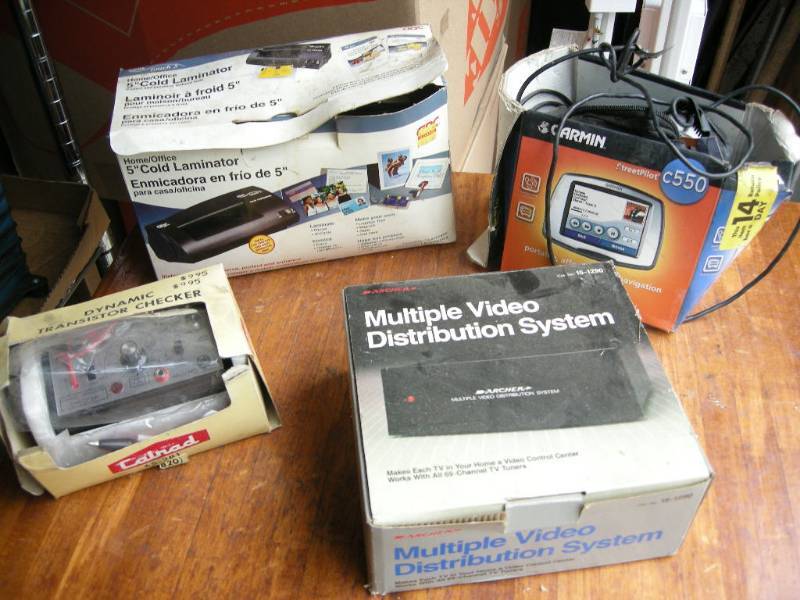 lot 171 image: Vintage Electronics