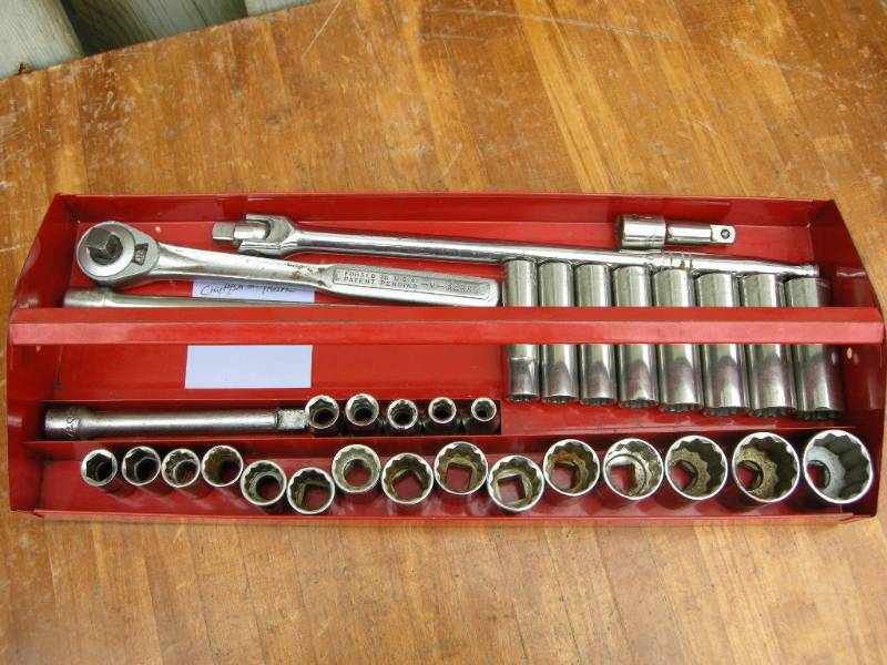 lot 53 image: Craftsman 12dr Sockets, Ratchet, Extensions