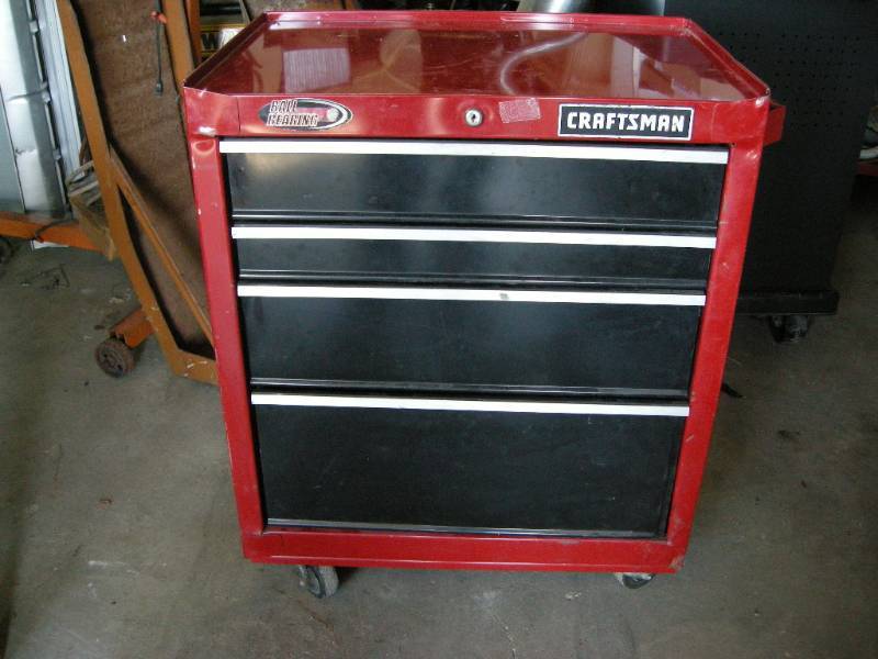 lot 65 image: Craftsman Rolling Tool Cabinet