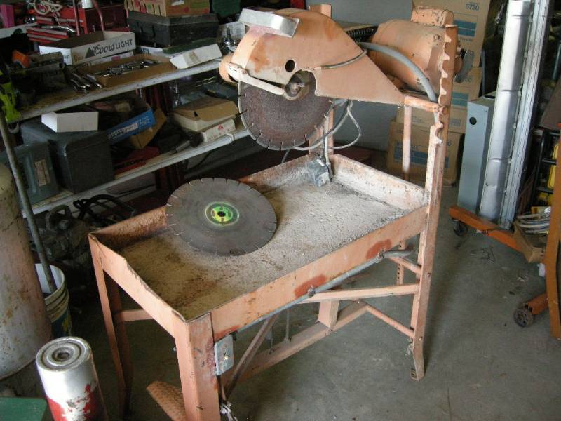 lot 7 image: Cement Block Cutting Saw