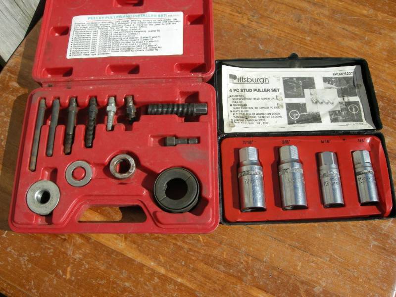lot 71 image: Pulley Puller, Stud Puller Sets