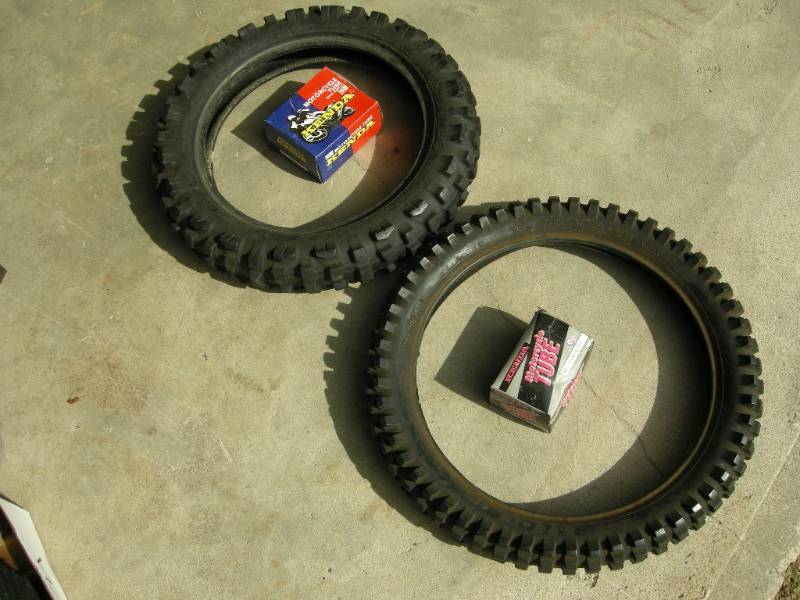 lot 100 image: Motorcycle Tires and Tubes