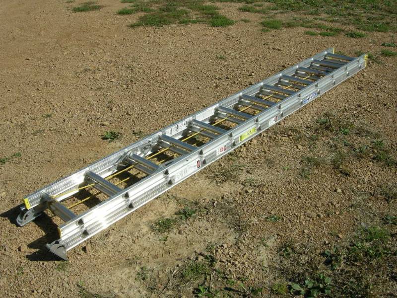 lot 107 image: Werner 24 Aluminum Extension Ladder