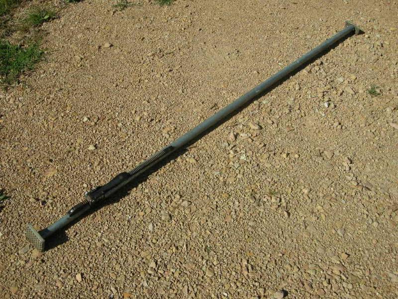lot 109 image: Cargo Bar, Load Holder, Support
