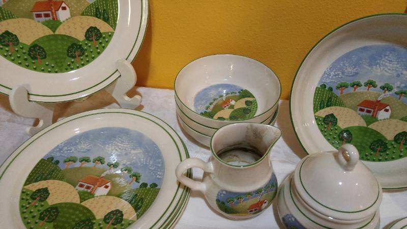 lot 223 image: Sangostone Country Cottage Service for 4.