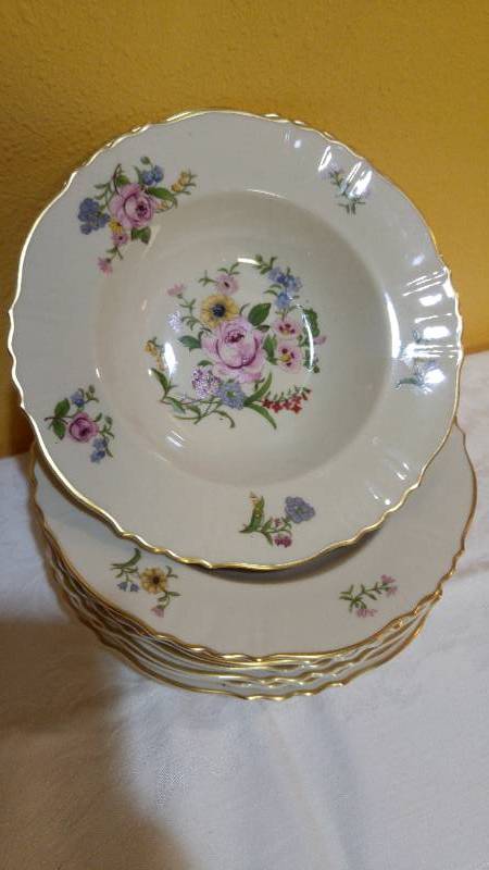 lot 224 image: Federal Shape Syracuse China and more.