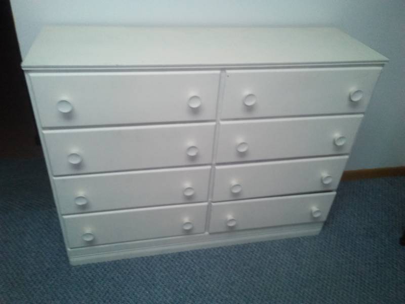 lot 110 image: Vintage mid-century mod dresser.