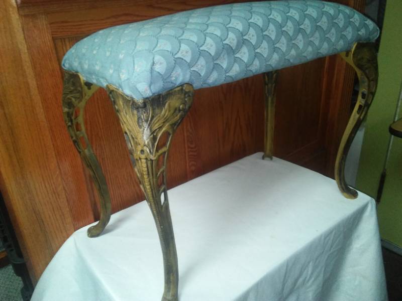 lot 117 image: Vintage cast leg padded bench.
