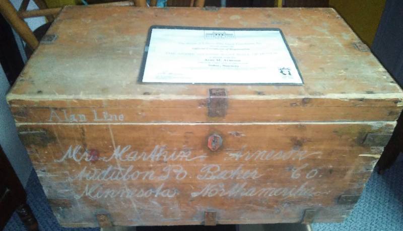 lot 124 image: Antique trunk from solar Norway with paperwork verification.