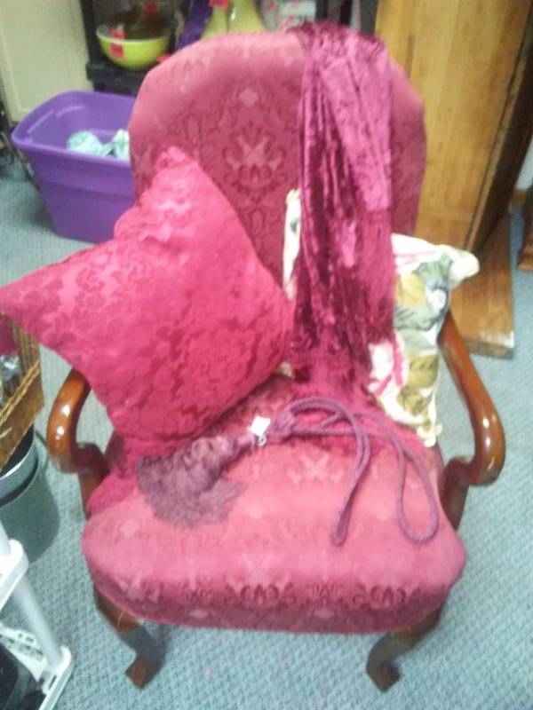lot 148 image: Vintage chair and more