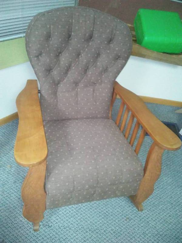 lot 151 image: Large rocking chair.