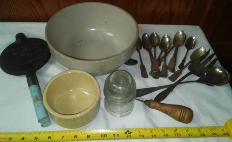 lot 154 image: Vintage miscellaneous. Zanesville Iron Stone