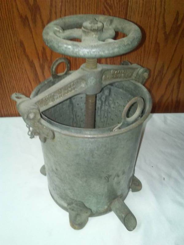 lot 160 image: Yale, grape - fruit press.