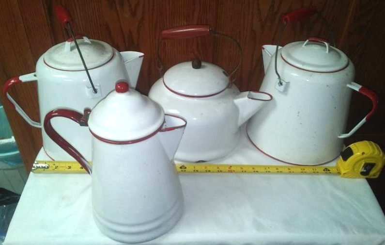 lot 168 image: Vintage for enamelware pots with covers