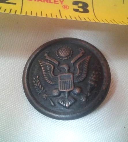 lot 232 image: Horstmann WWI metal uniform button - black.