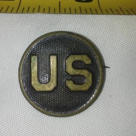 lot 235 image: WWI US Pin excellent condition.