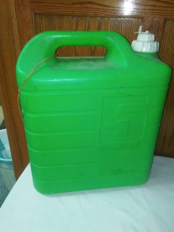 lot 251 image: 5 gallon water jug