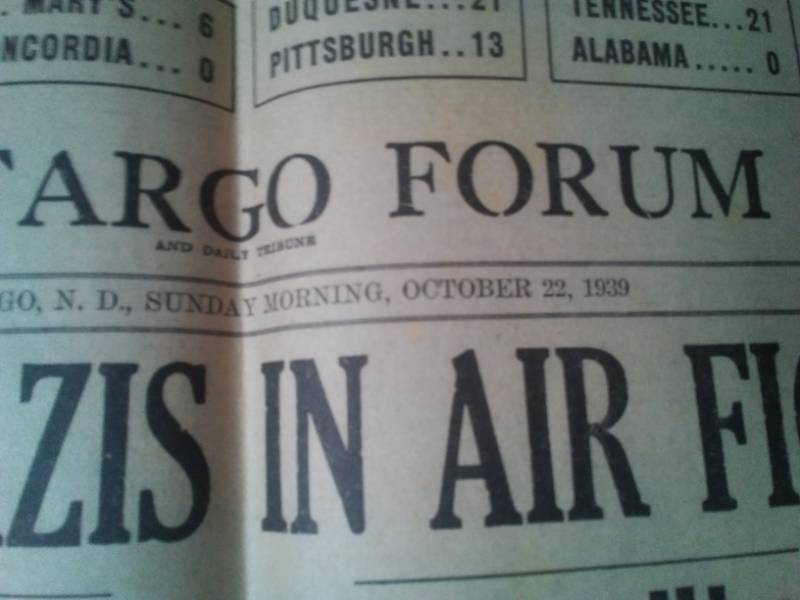 lot 262 image: 1919 and 1939 newspaper and clippings.