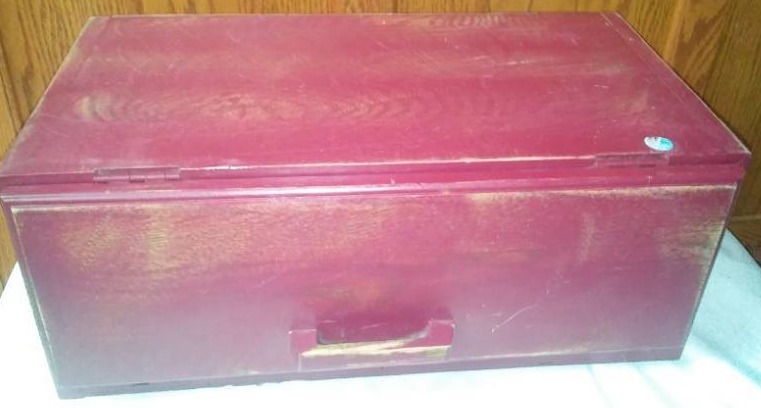 lot 281 image: Wood box, hinged lid.