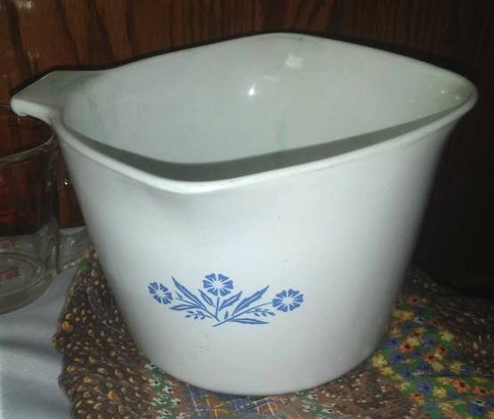 lot 292 image: Kitchen miscellaneous new in box  and more