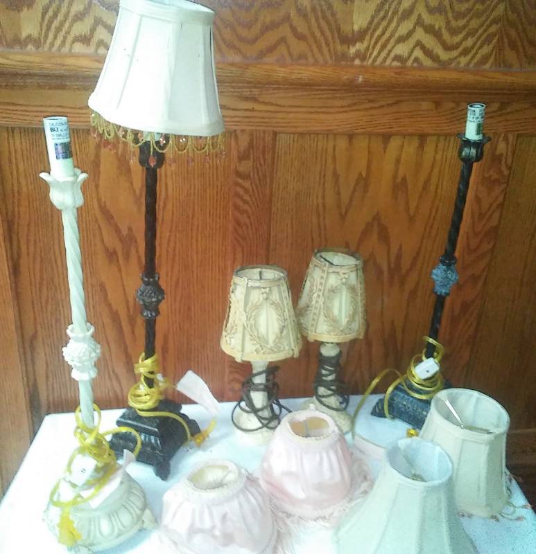 lot 302 image: 5 lamps, seven Shades - untested.