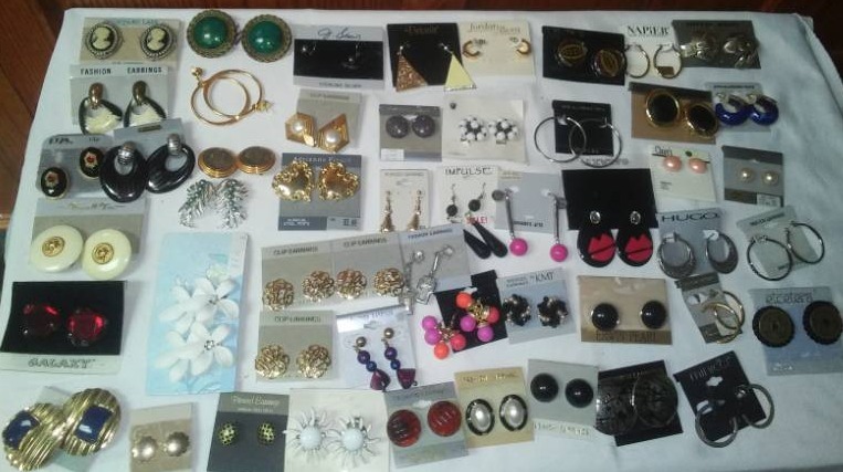 lot 315 image: Jewelry new and used