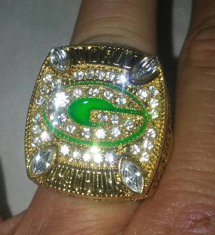 lot 378 image: Green Bay Packers Super Bowl ring, world champions. Aaron Rodgers, no. 12.