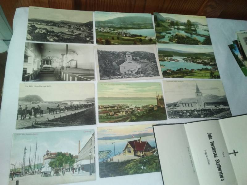 lot 400 image: 11 - Norway postcards and funeral bulletin - fabulous WWI era.