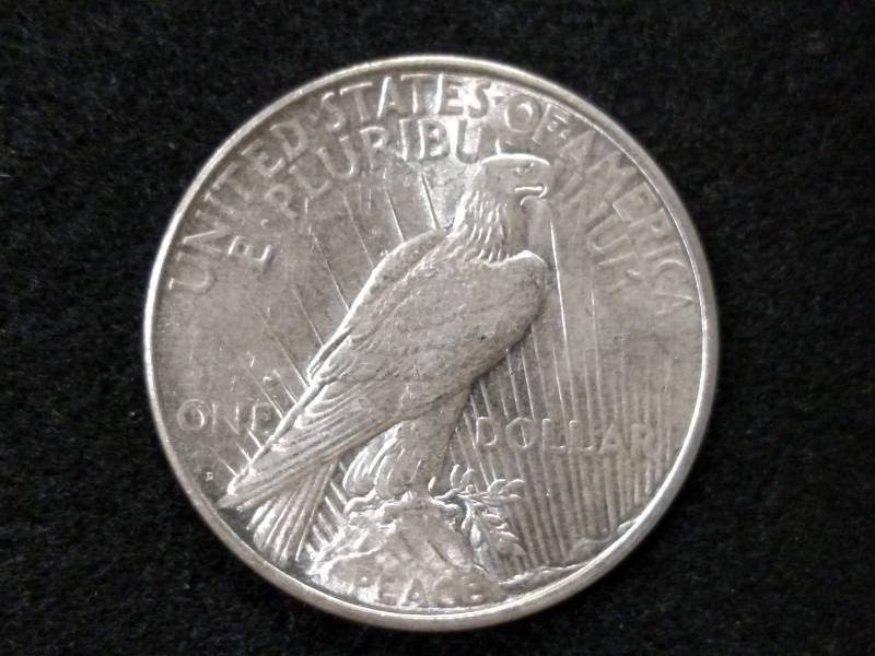 1922 D Peace Silver Dollar...
