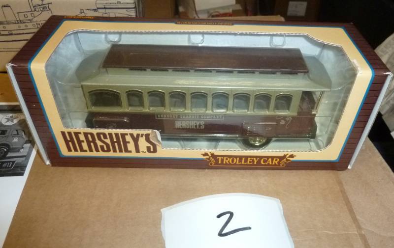lot 2 image: Hersheys diecast trolley car  locki...