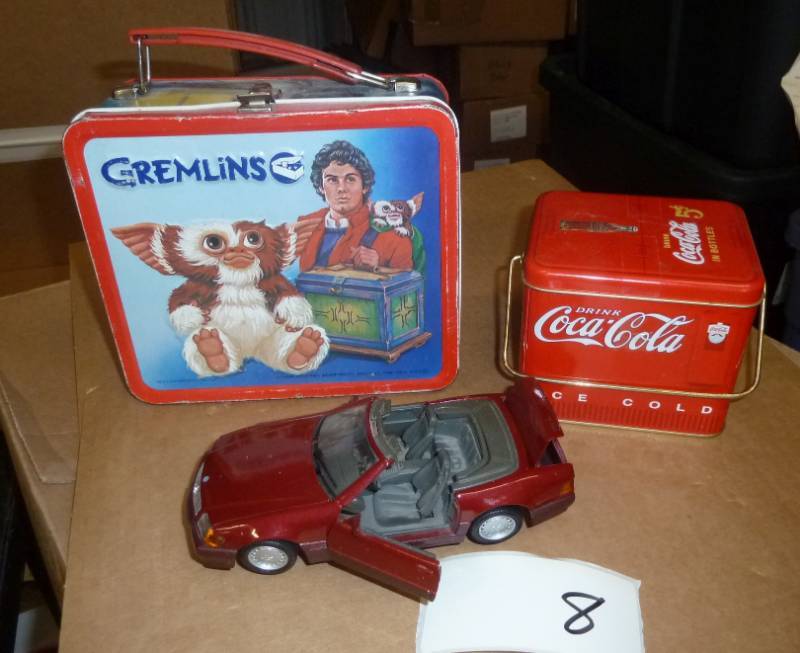 lot 8 image: Gremlins lunch box with a thermos b...