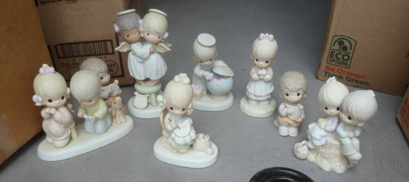 lot 11 image: Group of 7 precious moments collect...