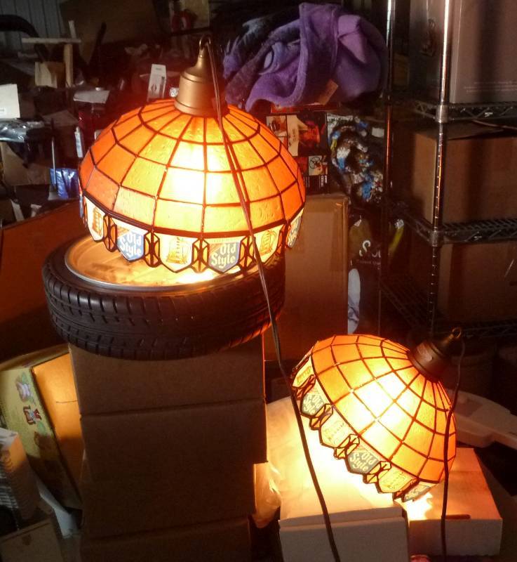 lot 19 image: Set of 2 Old Style beer lamps, as y...