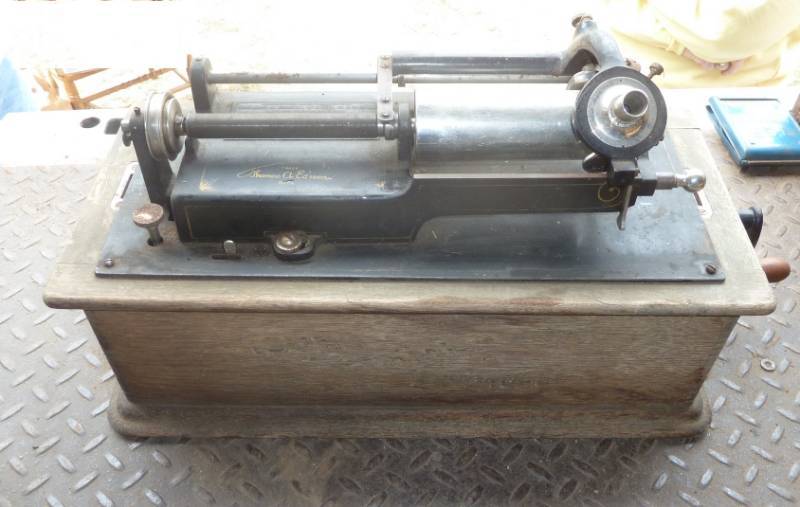 lot 27 image: Thomas Edison Phonograph with recor...