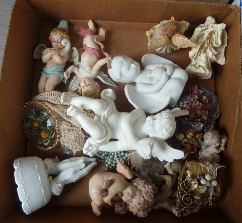 lot 29 image: Lot of angels, some old some new, i...