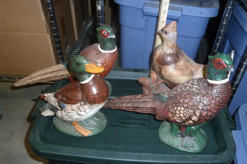 lot 30 image: 4 plaster figures, duck, 2 pheasant...