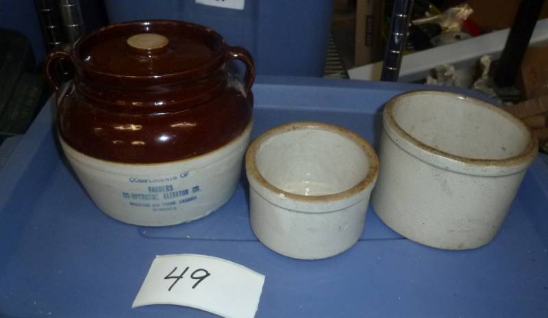 lot 49 image: Nice bean pot with advertising Farm...