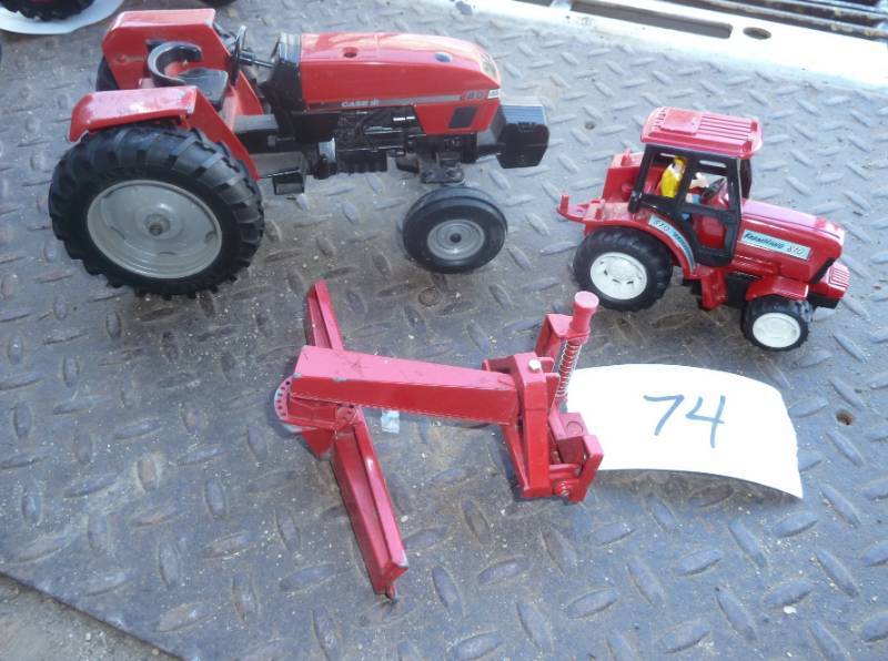 lot 74 image: Case and Farmhand tractors and a bl...