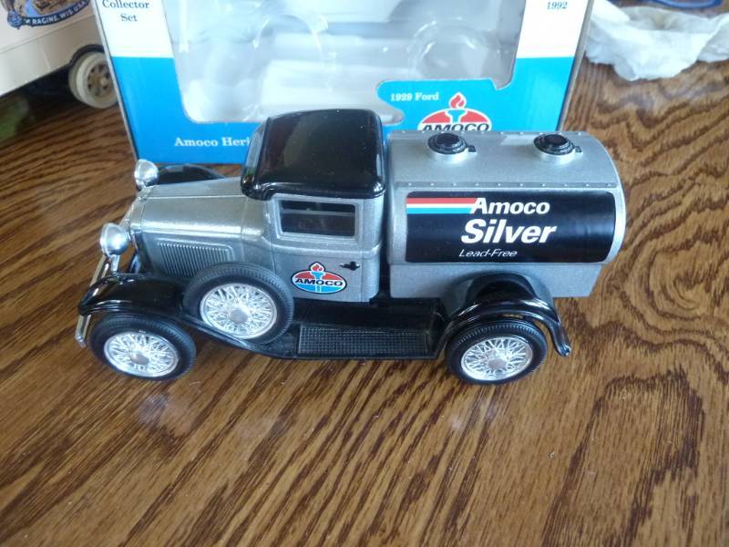 lot 77 image: 2 Amoco diecast collector banks...