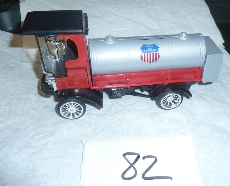lot 82 image: Union Oil diecast tanker truck bank...
