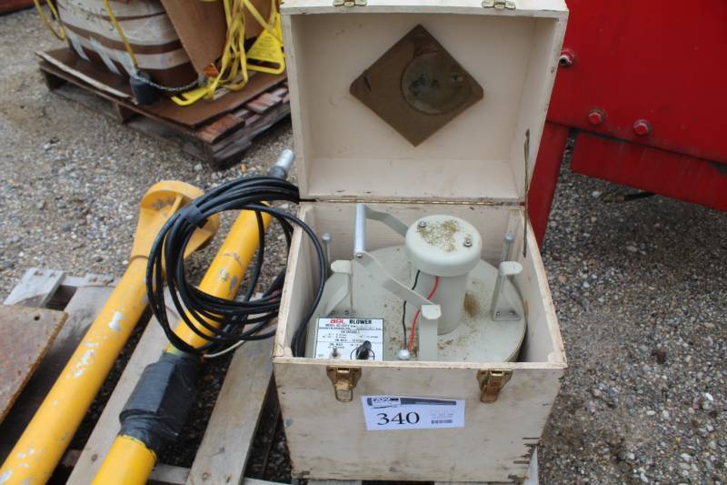 lot 340 image: agl Blower