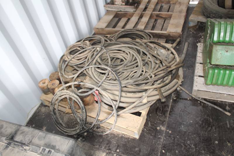 lot 374 image: Cords and tubing