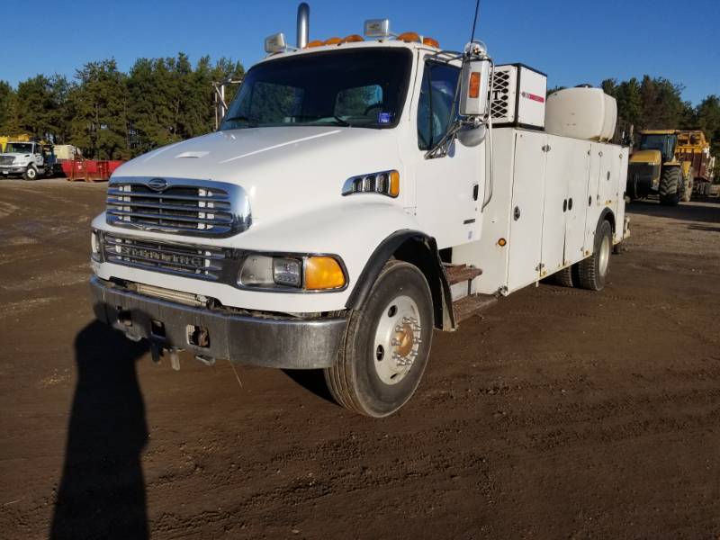 lot 321A image: 2006 Sterling Service Truck
